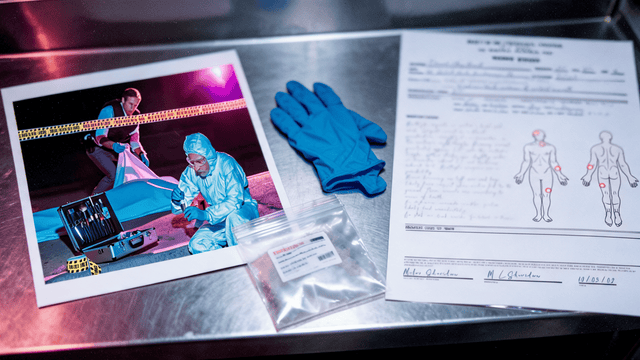 Unsolved Cold Case Files Game - Edward Munst Unsolved Murder Mystery - Perfect Date Night Game - Phys